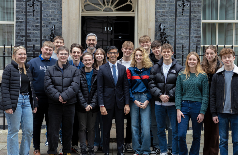 Rishi Sunak with Stokesley school pupils at No 10 Downing Street