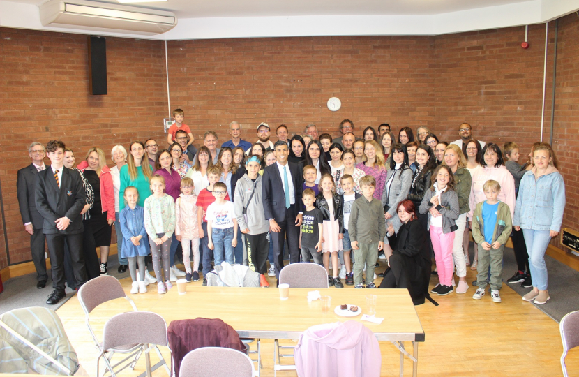 Rishi Sunak with Ukrainian refugees and host families in Northallerton