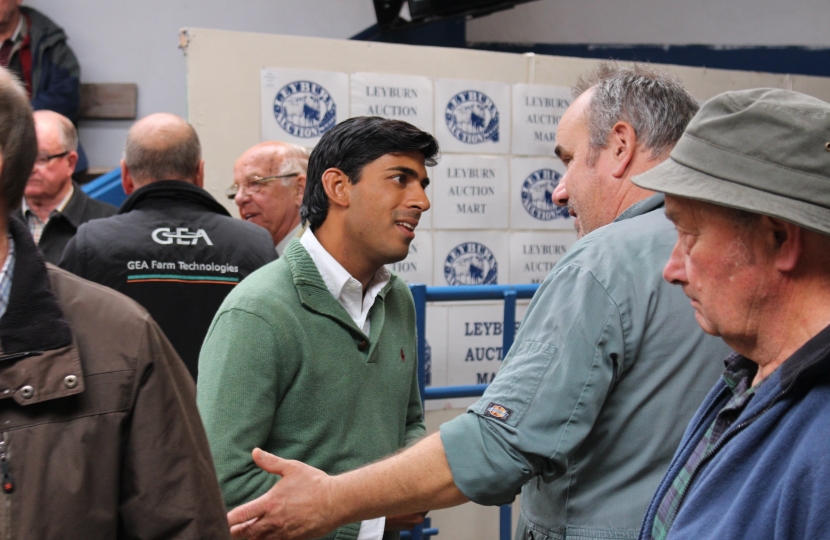 Rishi talks to farmers at Leyburn auction mart
