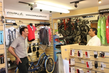 Rishi Sunak and Steve Cowley of Cowley Cycles