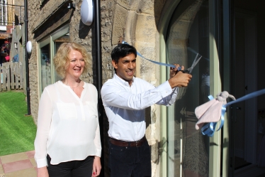 Rishi Sunak opens the Rooftops barn extension with nursery owner Hannah Hurley
